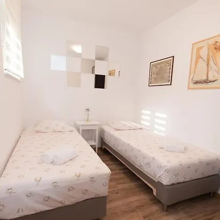 New Apt Near Beaches & Old Town, With Free Parking Σπλιτ